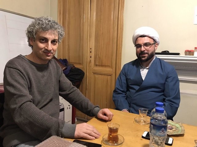 دلجویی از بازیگری که قبر پدرش تخریب شد