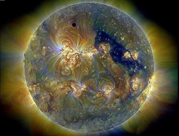 عکس | تصویر نجومی روز ناسا: ناهید در برابر خورشید فرابنفش