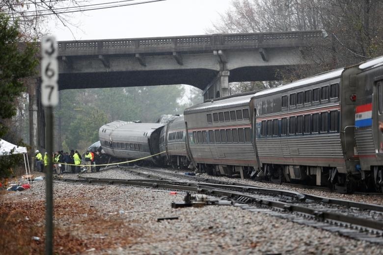 تصاویر | تصادف دو قطار در آمریکا با ۲ کشته و ۱۱۶ زخمی