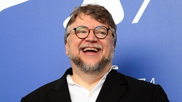 18-2-14-105356guillermo-del-toro.png.jpg