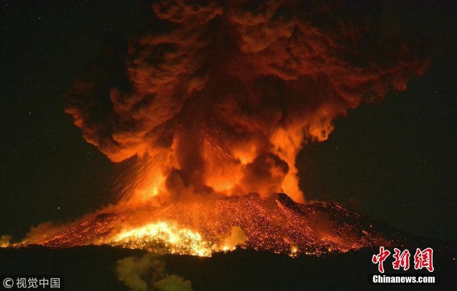تصاویر | انفجار گدازه‌ها در آسمان ژاپن