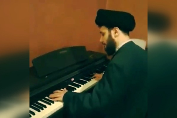 فیلم | ویدئوی جنجالی پیانو نوازی یک روحانی