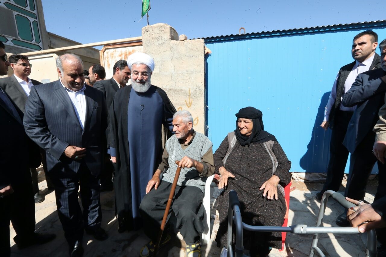 فیلم | روحانی: تا پایان تابستان همه خانه‌ها در مناطق زلزله‌زده بازسازی می‌شوند
