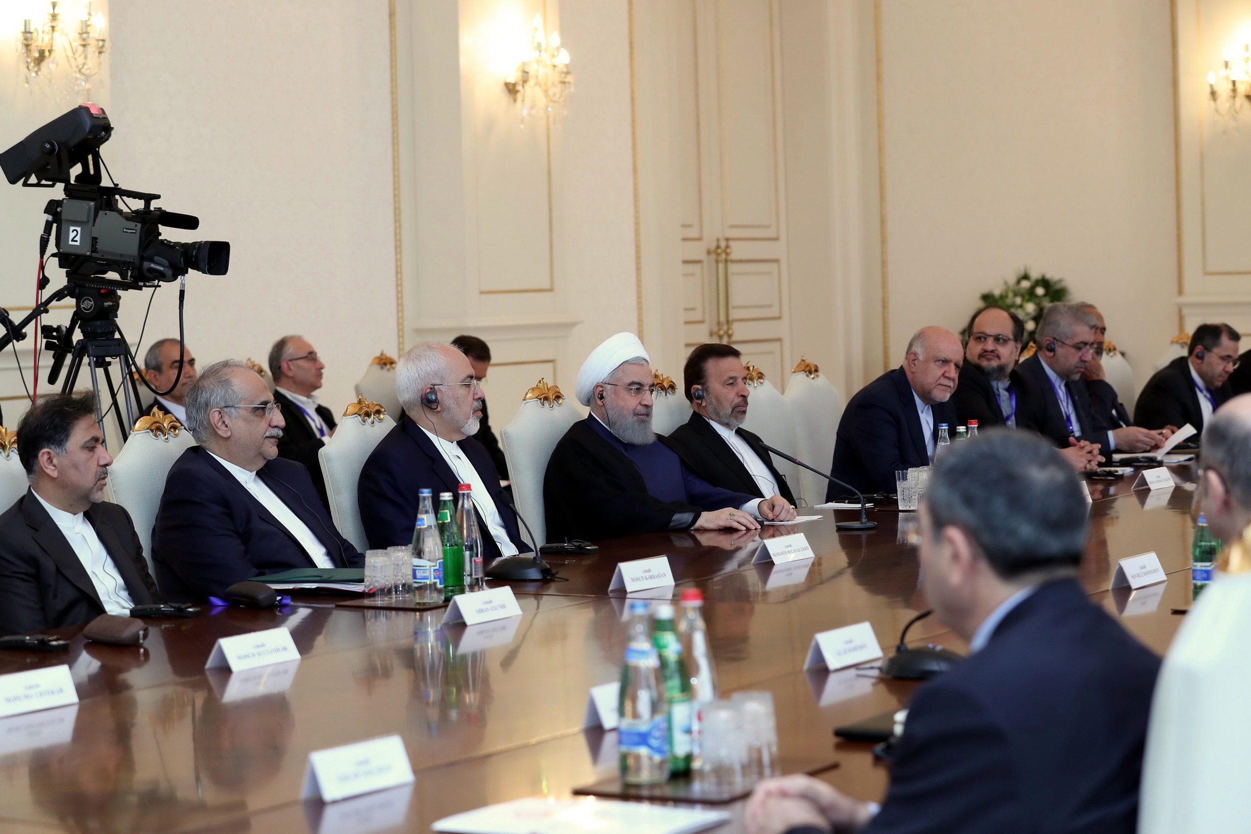 روحانی: مشکل یمن و سوریه هرگز راه‌حل نظامی ندارد