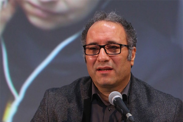 اهدای جایزه بهترین فیلم اول در جشنواره جهانی فجر