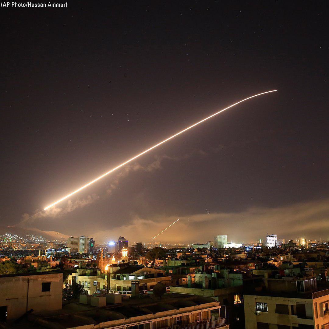 فیلم | لحظات اولیه حمله موشکی امریکا، انگلیس و فرانسه به سوریه