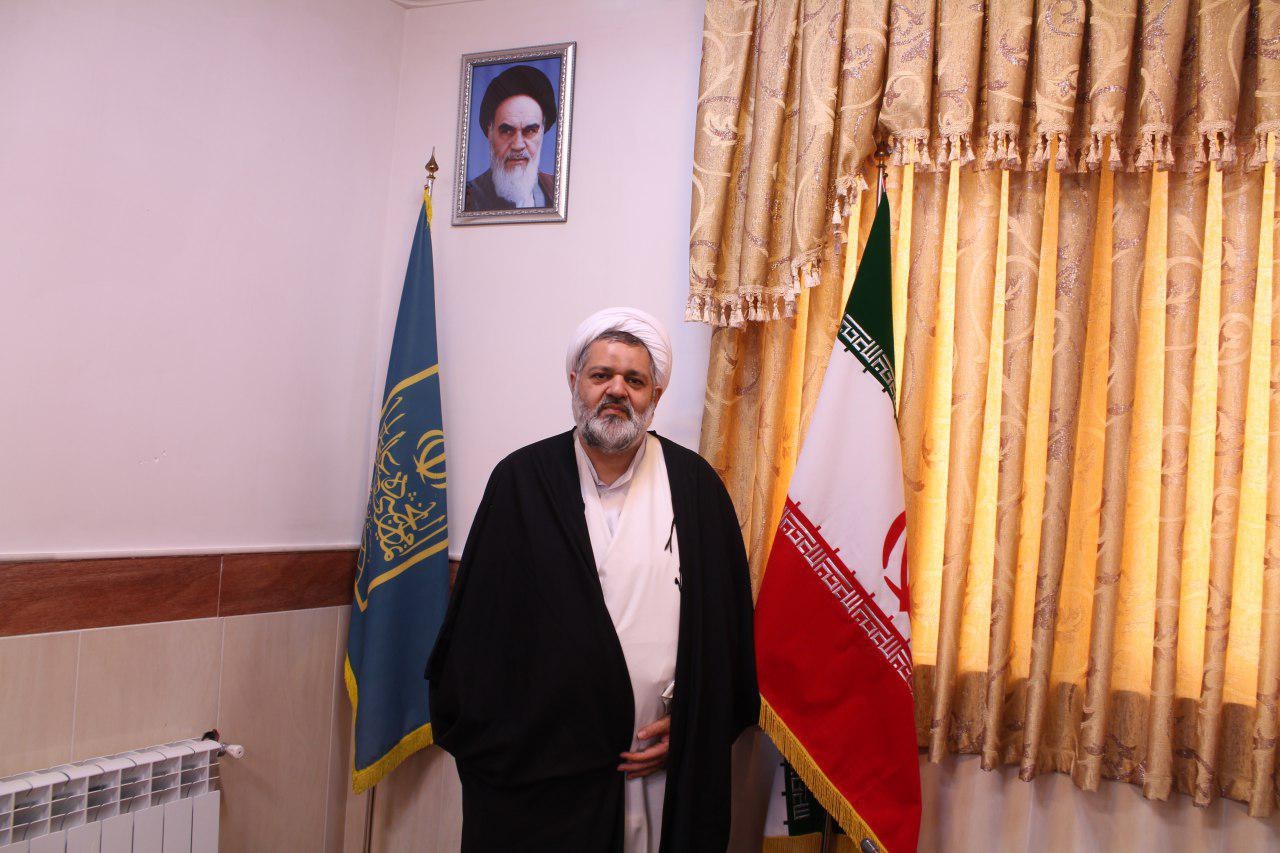 عضو جامعه مدرسین: روحانی برای اداره یک قاره هم داریم/ احمدی‌نژاد جلوی بودجه حوزه را می‌گرفت