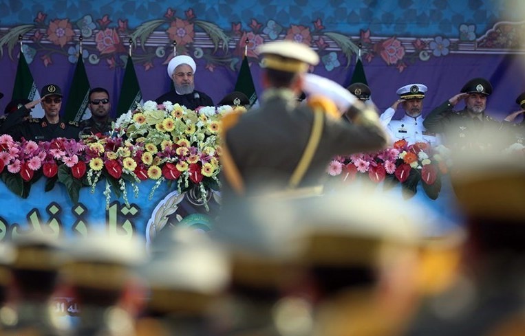 روحانی: ارتش سیاست را می‌فهمد اما در امورسیاسی واردنمی‎شود