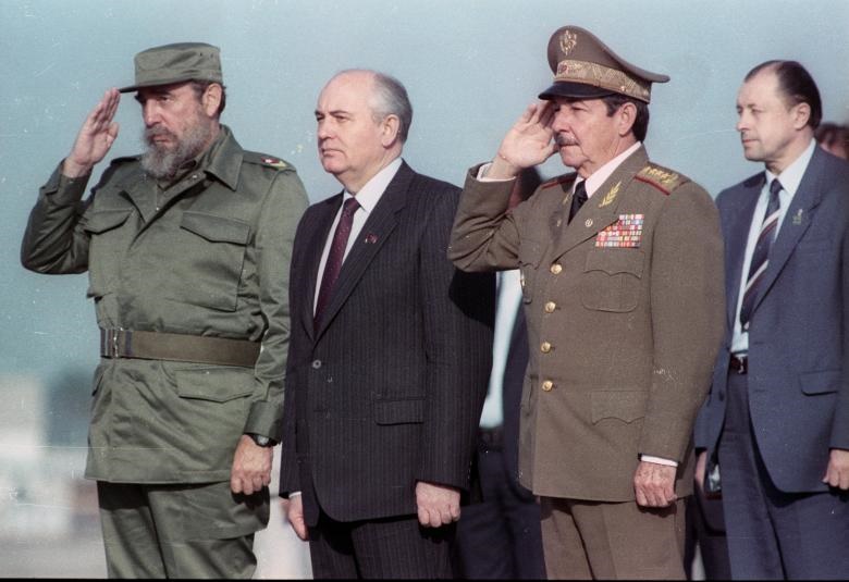 خداحافظی با شش دهه حکومت کاستروها؛ آلبومی جالب از تصاویر فیدل و رائول