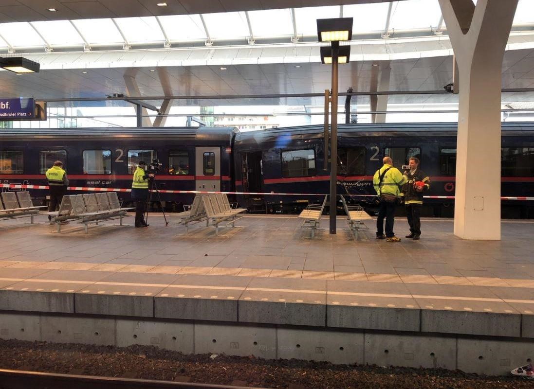 فیلم | برخورد قطارهای مسافری در اتریش ۵۰ مسافر را مجروح کرد