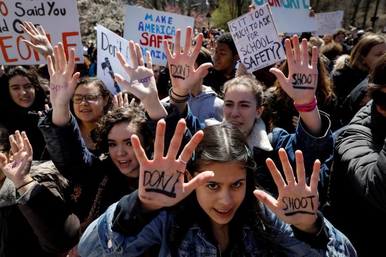 تصاویر | تظاهرات دانش‌آموزان آمریکایی در اعتراض به آزادی حمل اسلحه