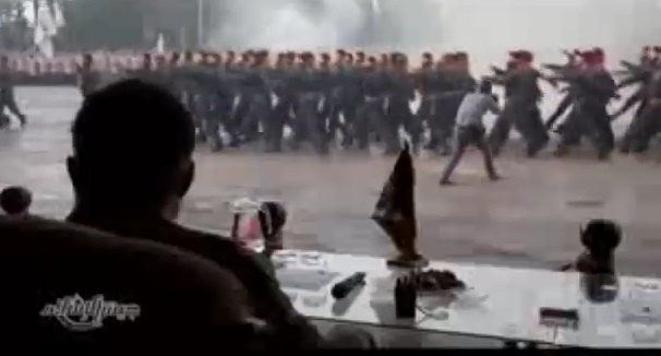 فیلم | رژه نظامی جیش‌الاسلام در نزدیک دمشق