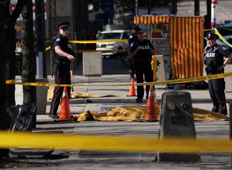 تصاویر | ۱۰ کشته در حمله تروریستی تورنتو