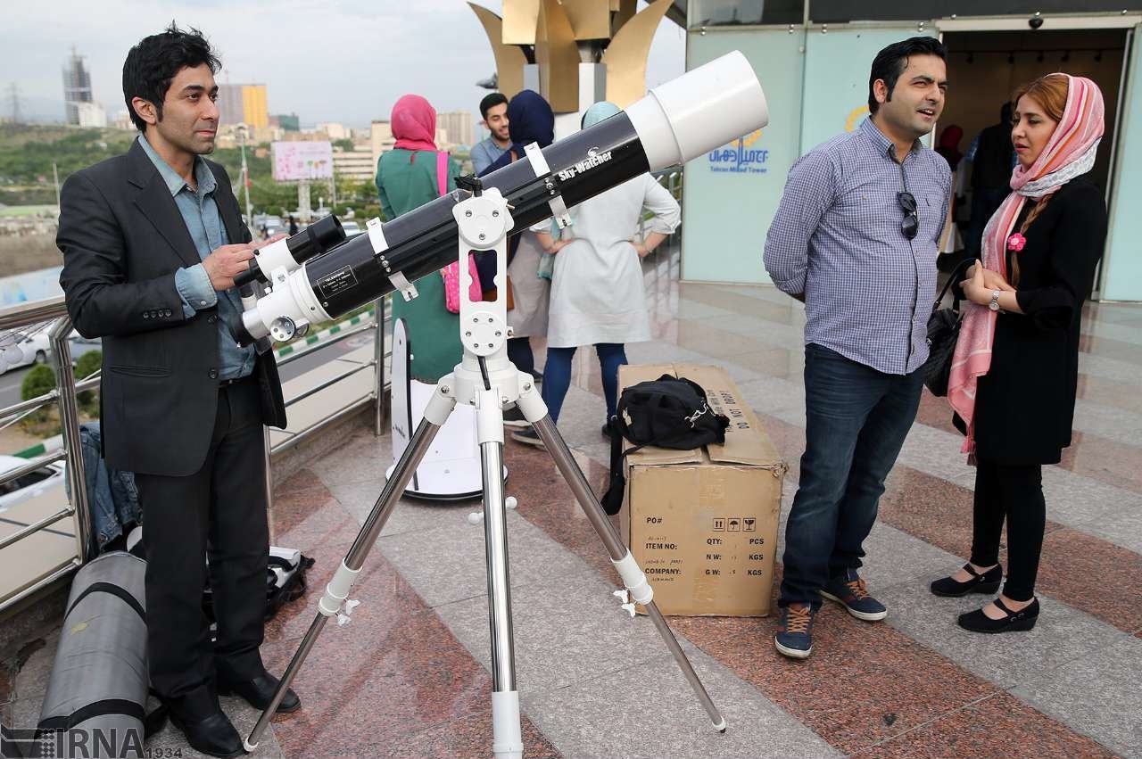 تصاویر | تماشای ستاره‌ها از روی بلندترین برج تهران