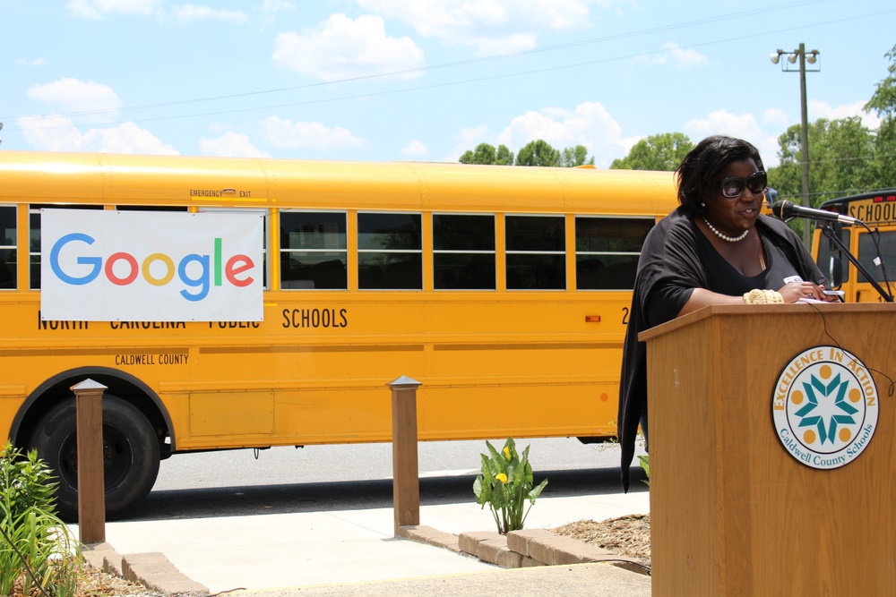 تجهیز اتوبوس مدرسه روستاییان آمریکایی به وای‌فای و کروم‌بوک گوگل