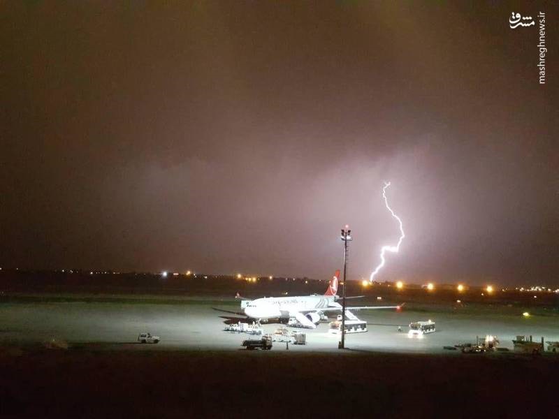 تصویری جالب از رعد و برق در شیراز 