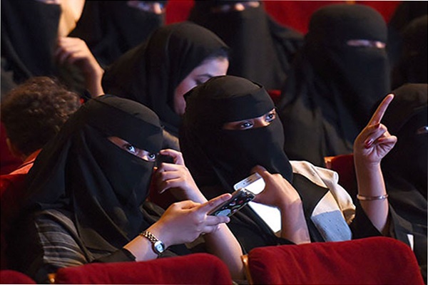 فیلم | افتتاح اولین سینما در عربستان سعودی بعد از ۳۵ سال