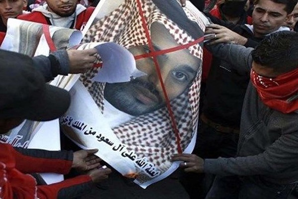 فیلم | دومین جمعه «راهپیمایی بازگشت» و به آتش کشیدن عکس پادشاه سعودی در نوار غزه