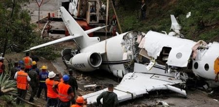 فیلم | نصف شدن هواپیما در فرودگاه هندوراس!