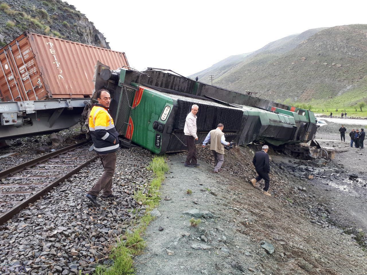 تصاویر | واژگونی قطار باری ایران به ترکیه