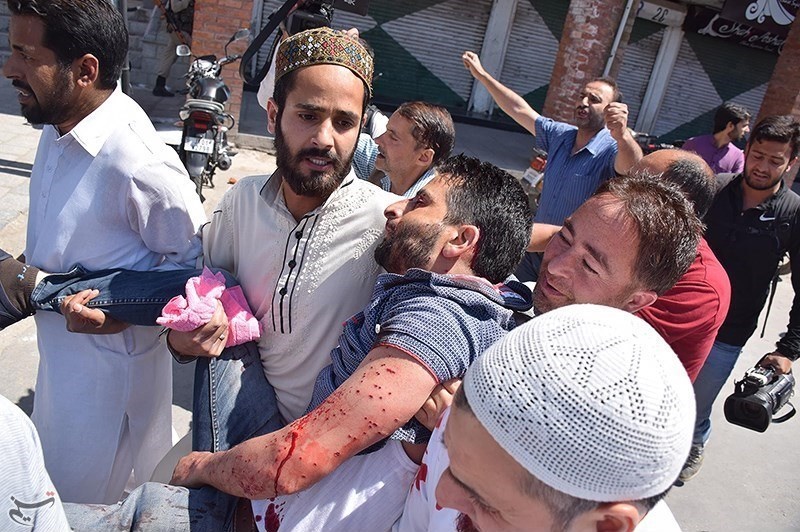 تصاویر | درگیری پلیس هند با نمازگزاران کشمیر در ماه رمضان