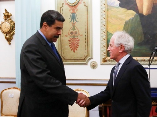 کورکر به دیدار مادورو رفت/ عکس