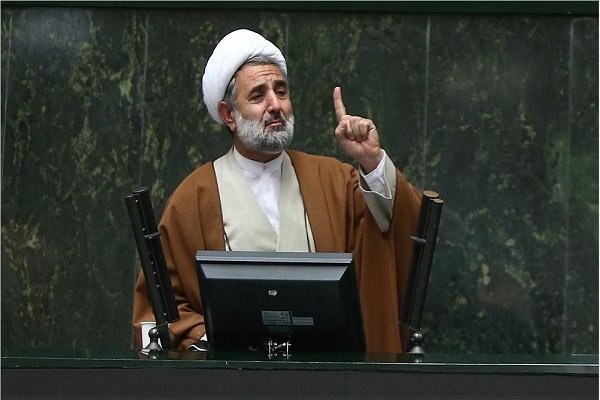 یونسی گفت عزل خطیب شرط ضمن عقد خاتمی بود/ اگر خطیب کج رفته، پس احمدی نژاد درست می رود