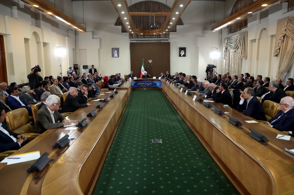 روحانی: بخش خصوصی قادر به خنثیسازی حربه تحریمهاست روحانی: بخش خصوصی قادر به خنثیسازی حربه تحریمهاست