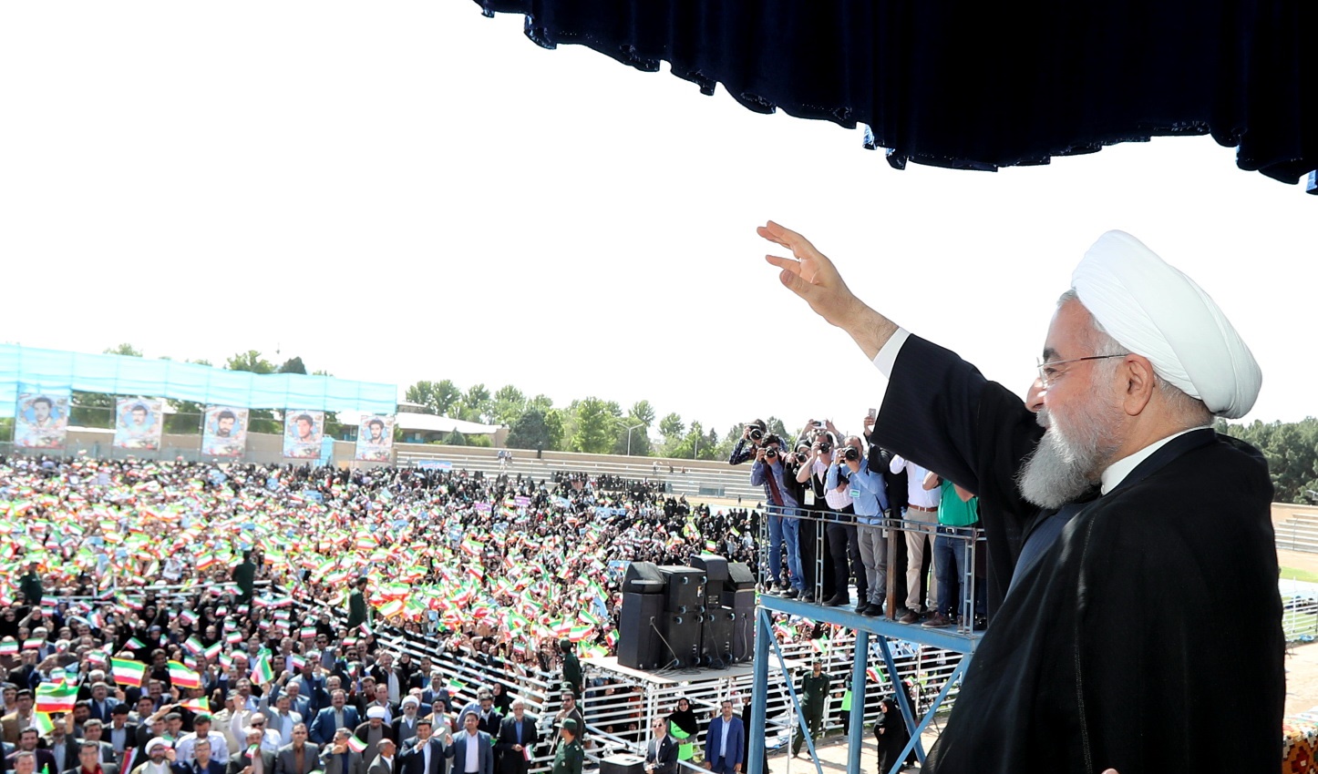 تصاویر | رئیس‌جمهور در اجتماع بزرگ و پرشور مردم سبزوار 
