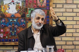 فیاض: احمدی‌نژاد تمام شد، فاتحه مع صلوات!
