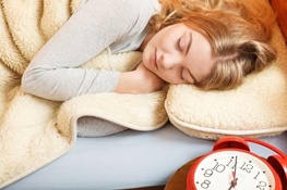خوابیدن در تعطیلات آخر هفته عمر شما را زیاد می‌کند