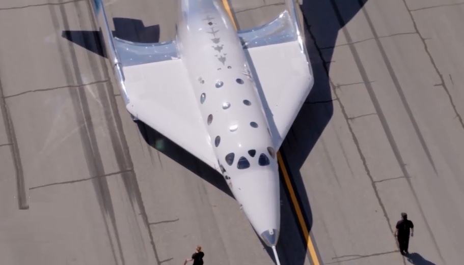 فیلم | با این هواپیما شاید به فضا سفر کنید!