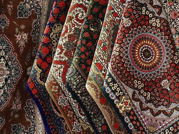 سیزدهمین نمایشگاه تخصصی فرش دستباف در همدان آغاز بکار کرد
