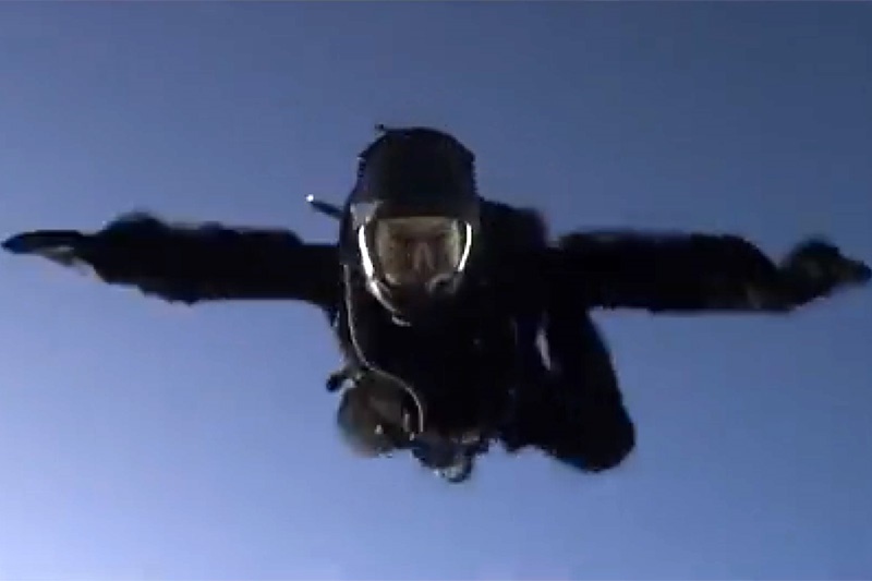فیلم | پرش تام‌کروز از ارتفاع ۲۵هزار پایی بدون بدل!