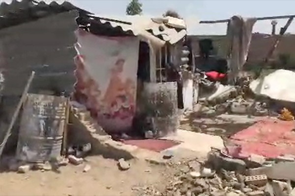 فیلم | تخریب منزل خانواده شهید و ضرب و شتم آن‌ها در تهران!