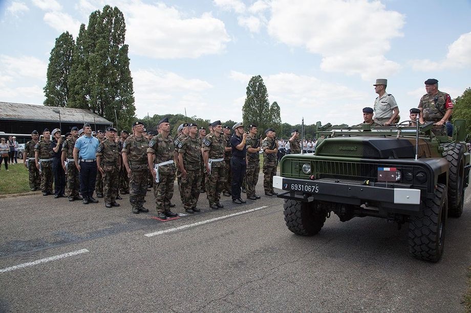 اولین رژه ارتش سایبری فرانسه در روز ملی باستیل
