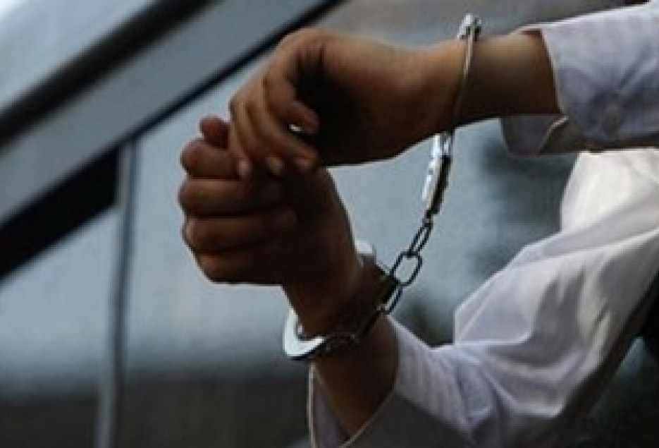 فیلم | حسین هدایتی با دستبند زندان در شبکه ورزش صداوسیما