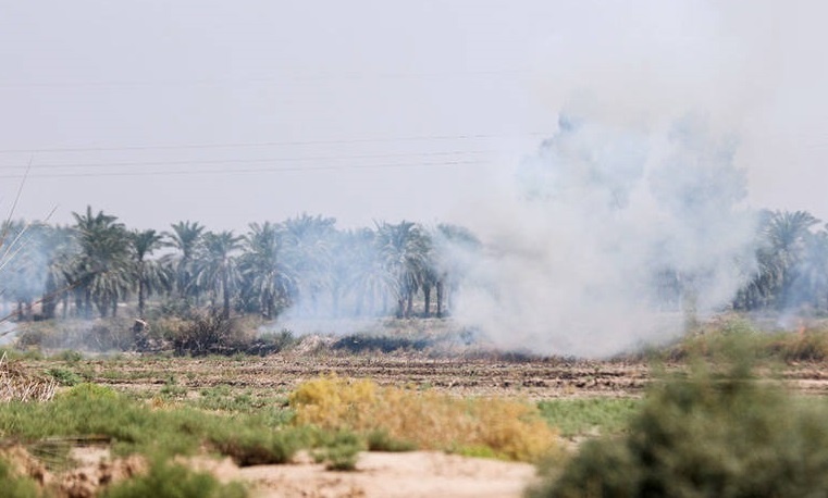 فیلم |  بالگردهای سپاه در حال خاموش کردن آتش هورالعظیم در عراق