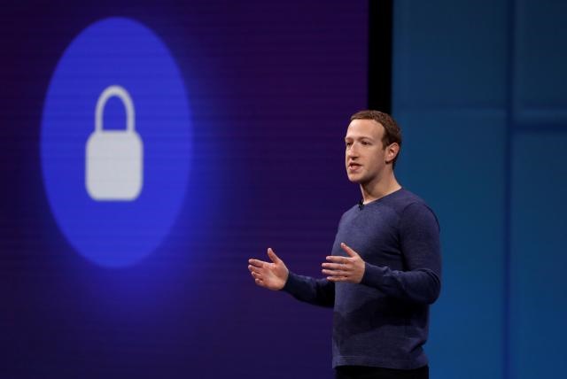شکایت از مدیر فیس‌بوک به دلیل نابودی ۱۲۰ میلیارد دلار از ارزش مالی کمپانی