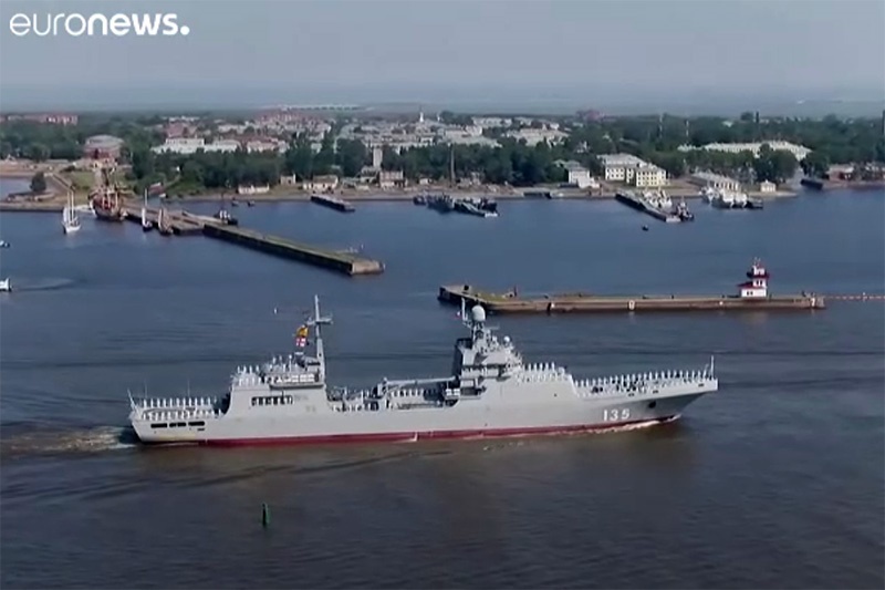 فیلم | کشتی های جنگی روس‌ها درحضور پوتین به نمایش در آمدند