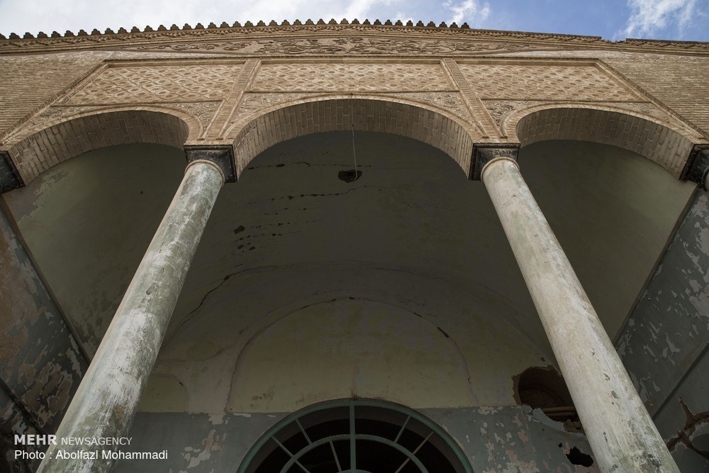تصاویر | عمارت زیبای تاریخی که خانه معتادان شد