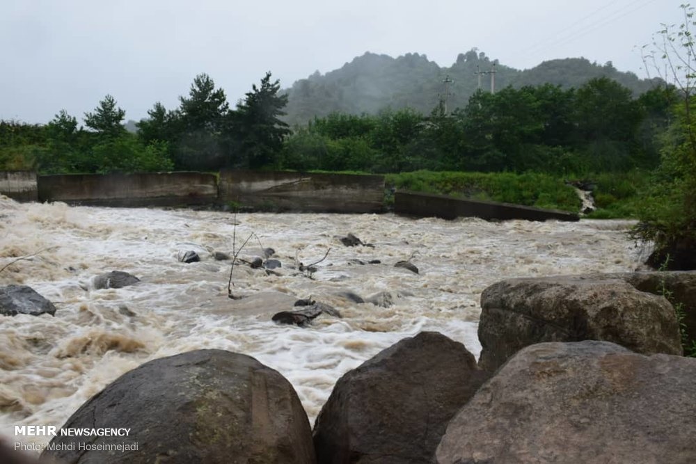 تصاویر | طغیان رودخانه‌های آستارا بعد از بارش باران‌های تابستانی