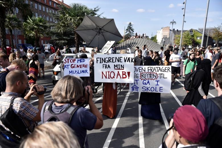 تصاویر | اعتراض به ممنوعیت پوشش برقع در دانمارک