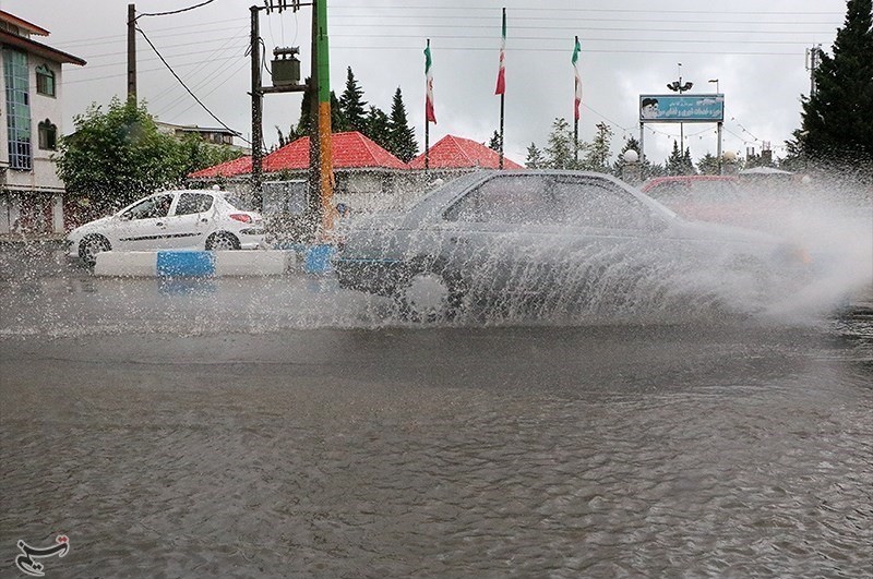 تصاویر | باران و آب‌گرفتگی گیلان در چله تابستان
