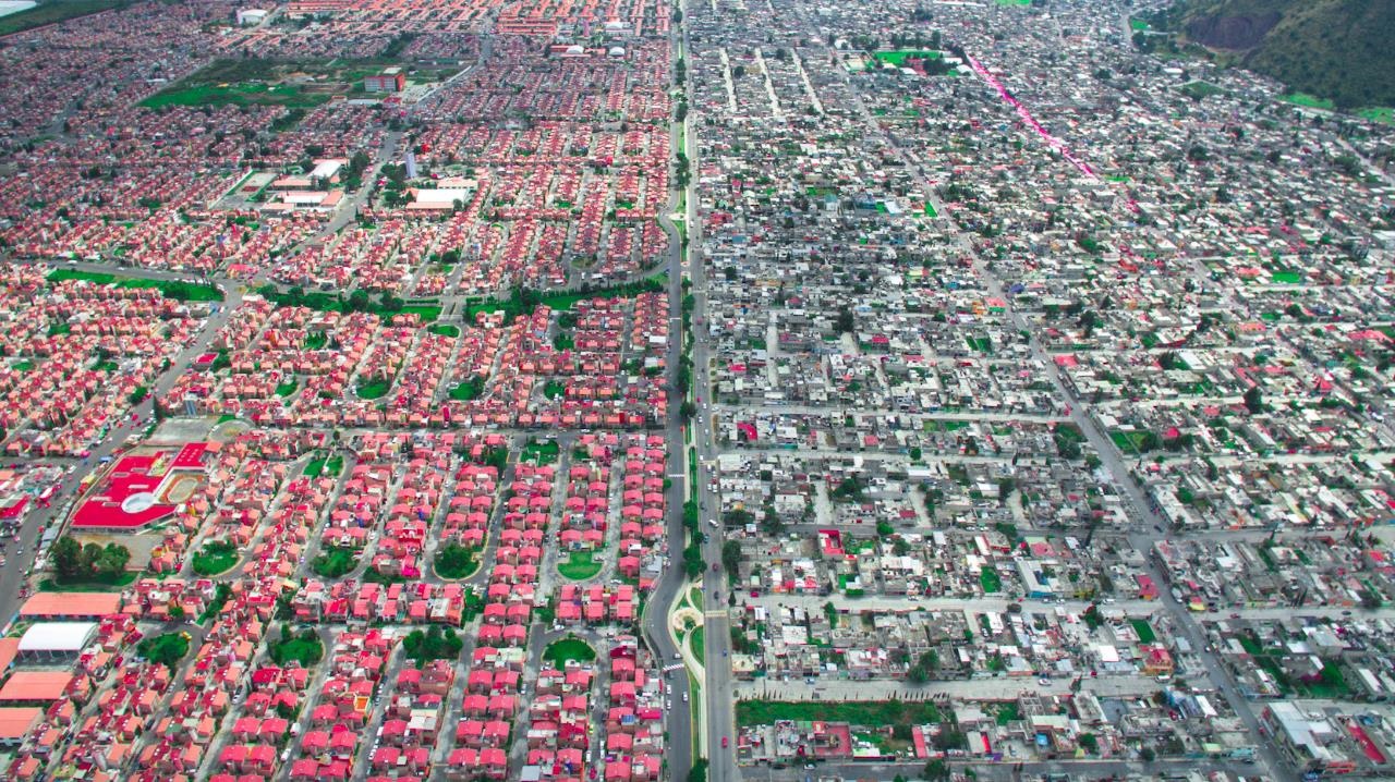 تصاویر | تفاوت محله‌های لوکس و فقیرنشین در عکس‌های هوایی