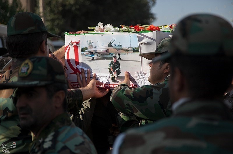 تصاویر | تشییع خلبان حادثه سقوط اف۵ در دزفول