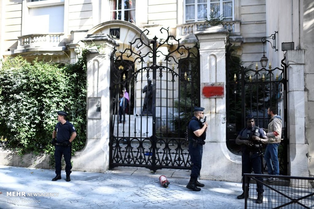 تصاویر | حمله گروهک کومله به سفارت ایران در پاریس
