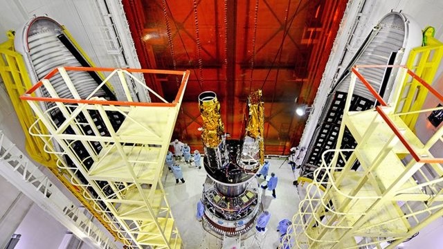 ماهواره رادای انگلیس را موشک هندی به فضا می‌فرستد