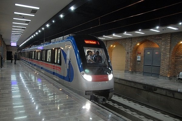 ساخت مترو بهارستان کلید خورد/ افتتاح مدرسه شهید حججی و مهندس کازرونی