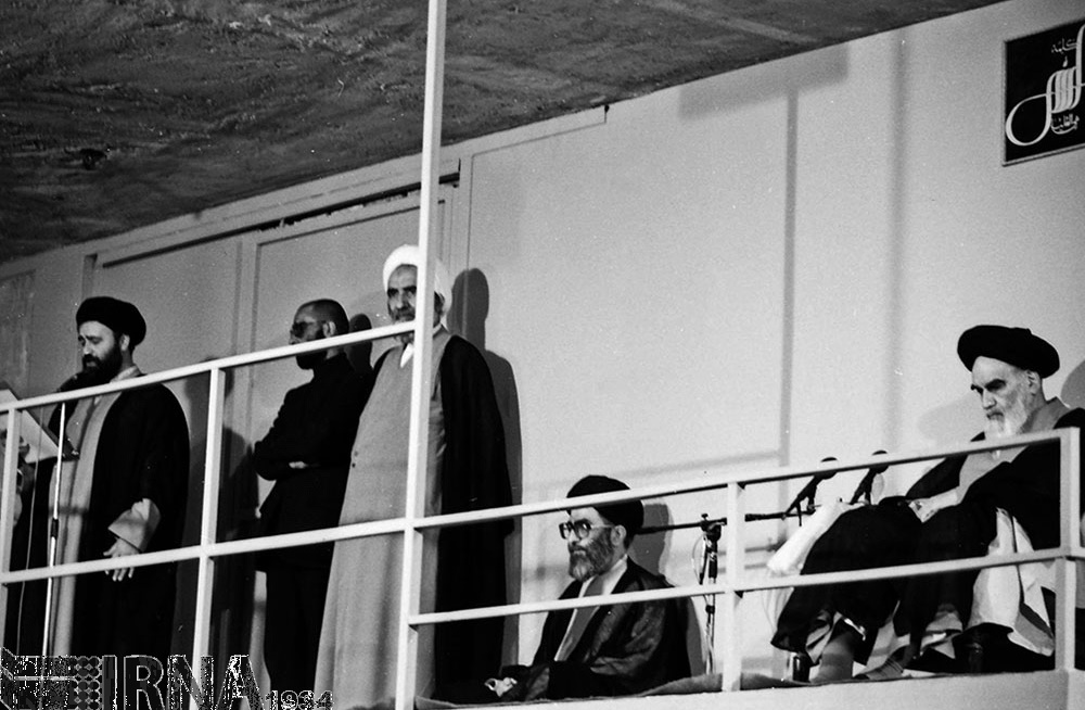 تصاویر | ۳۳ سال قبل؛ تنفیذ حکم ریاست‌جمهوری آیت‌الله خامنه‌ای
